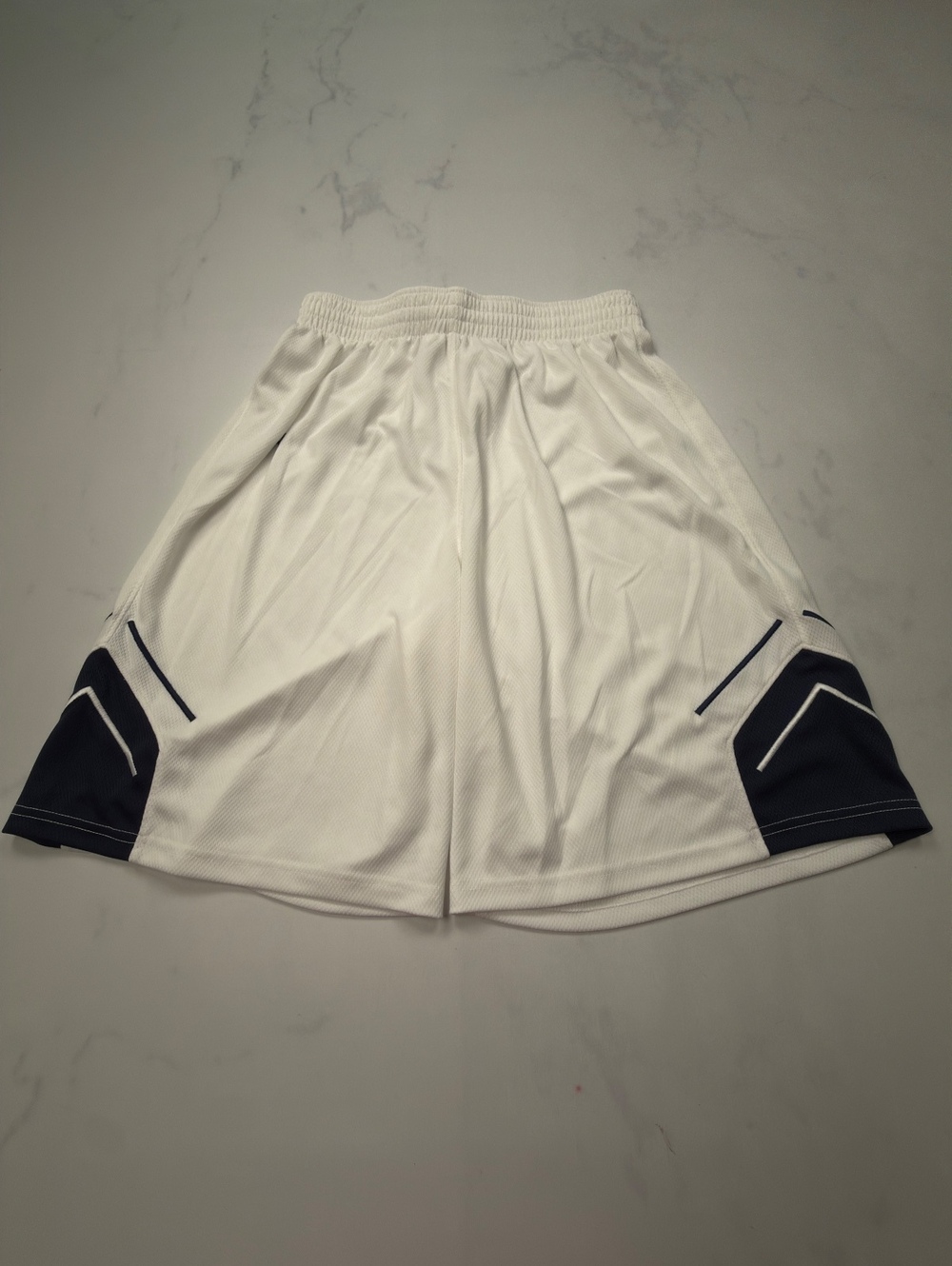 Under Armour Athletic Shorts White Navy 2010s Sporty Baggy - Boys XL